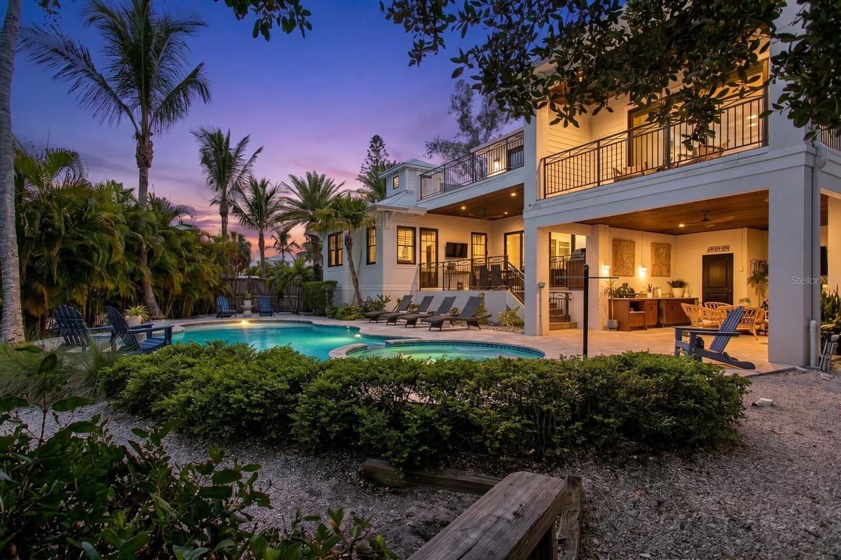 220 HARBOR DRIVE — photo 90 of 93