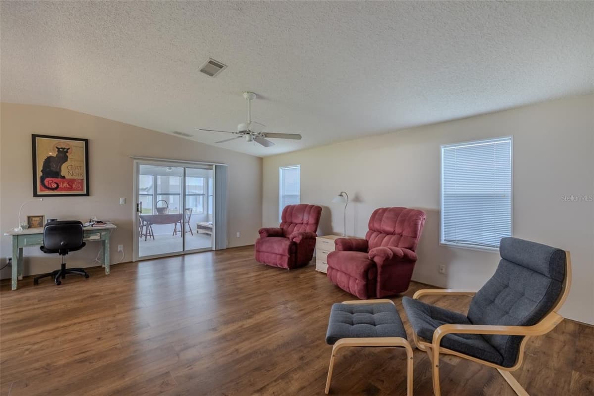 37716 NEWPORT DRIVE — photo 12 of 43