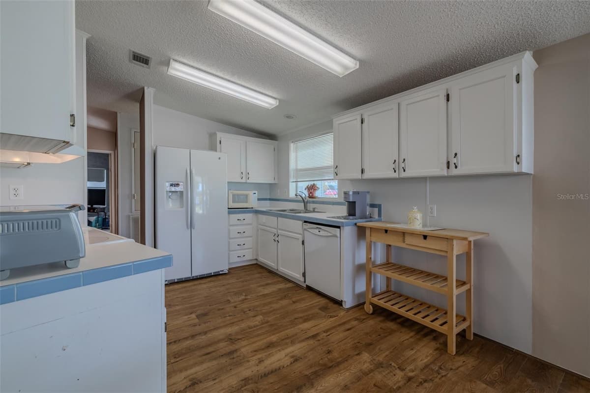 37716 NEWPORT DRIVE — photo 17 of 43