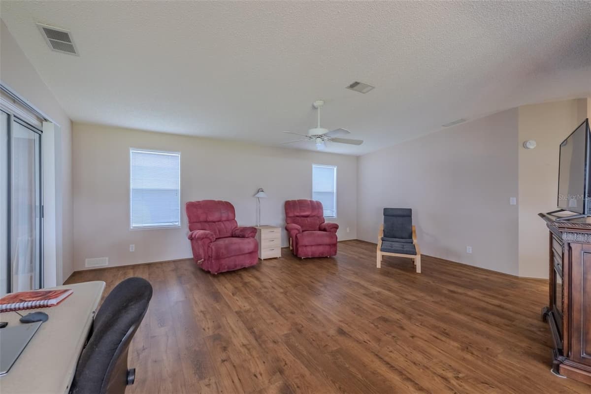 37716 NEWPORT DRIVE — photo 14 of 43