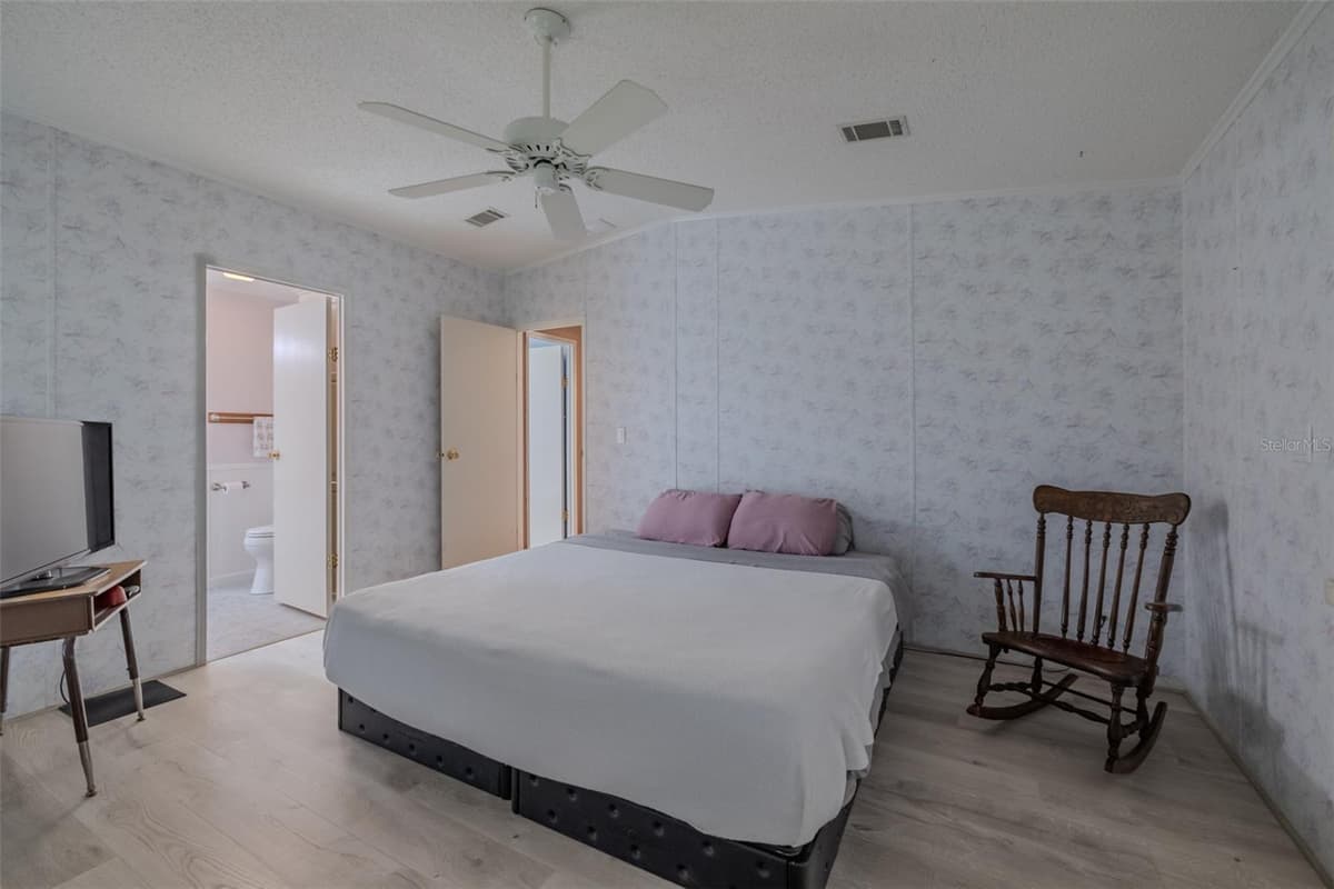 37716 NEWPORT DRIVE — photo 21 of 43
