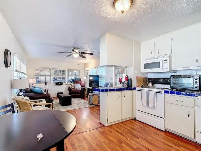 2331 BELLEAIR ROAD — photo 19 of 50