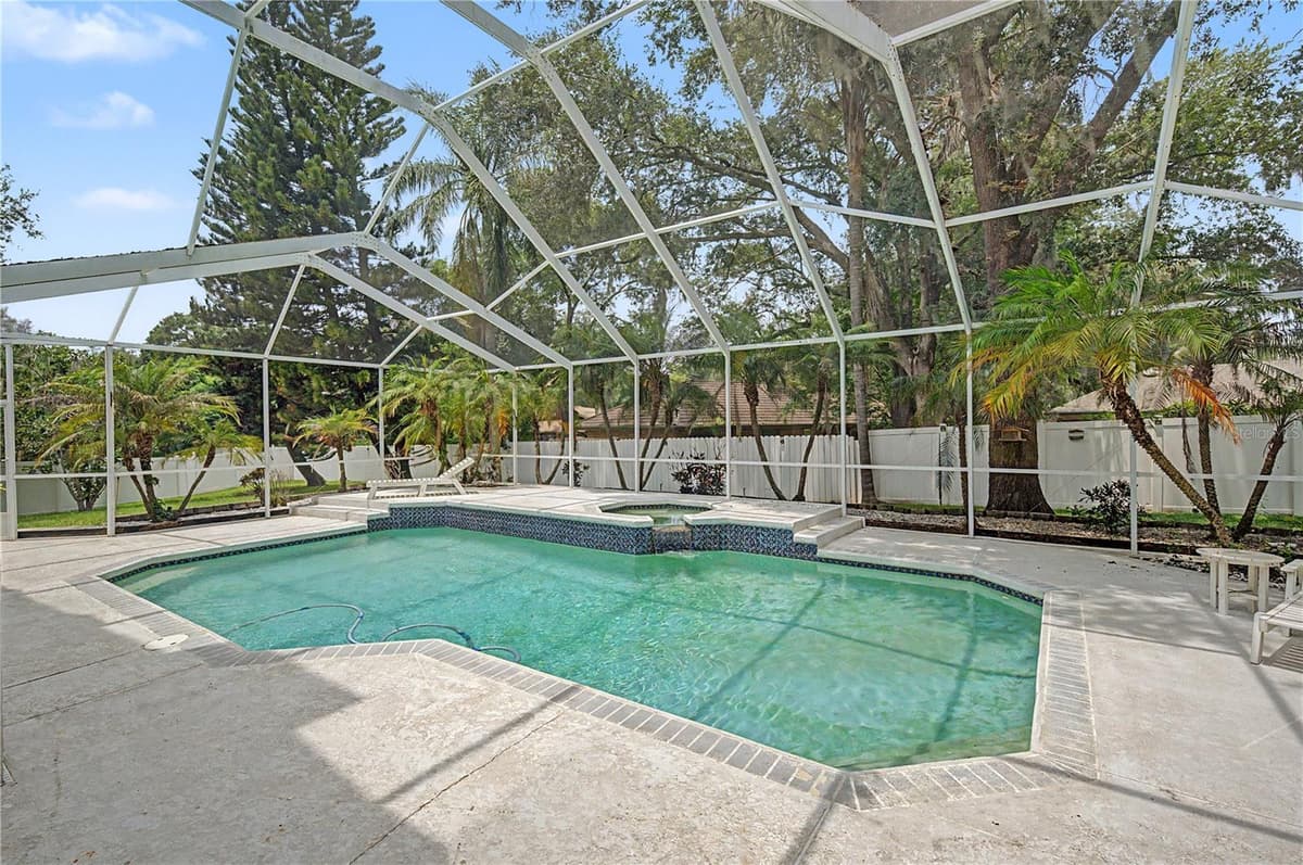 2004 OAKWOOD KNOLL COURT — photo 35 of 60