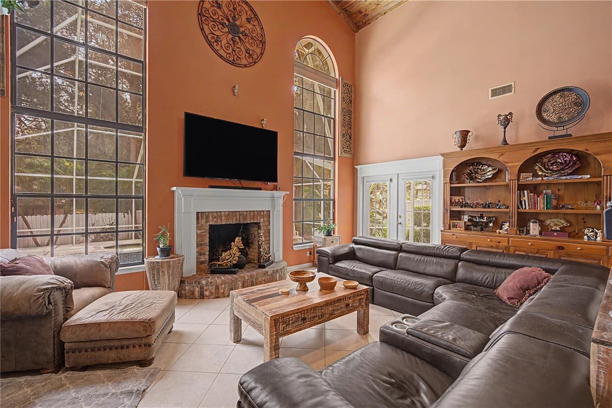 2004 OAKWOOD KNOLL COURT — photo 12 of 60