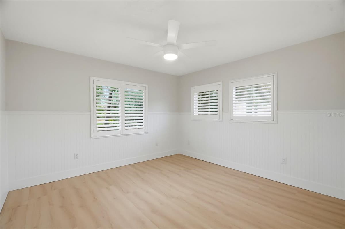 15814 3RD STREET — photo 17 of 38