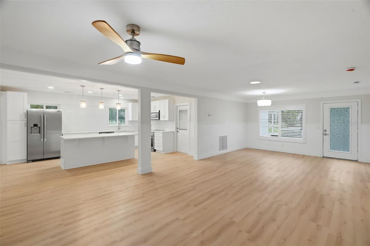 15814 3RD STREET — photo 4 of 38