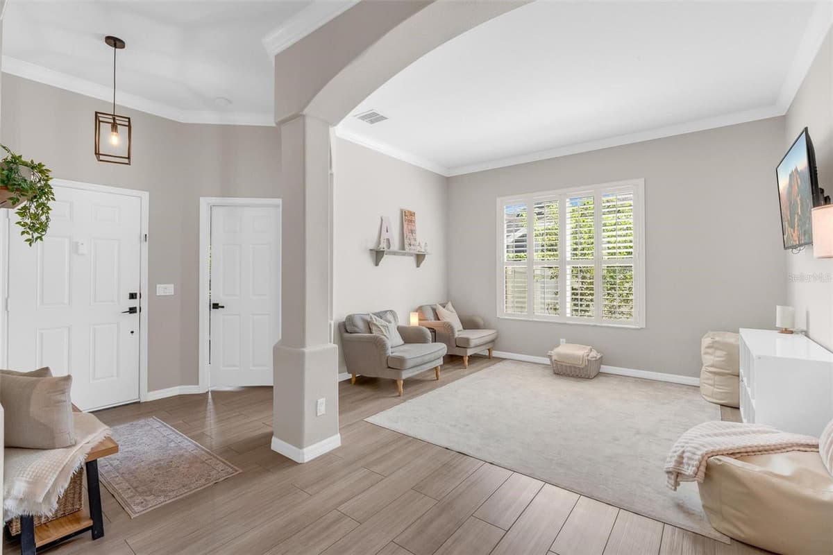 644 CHESTER PINES COURT — photo 4 of 40