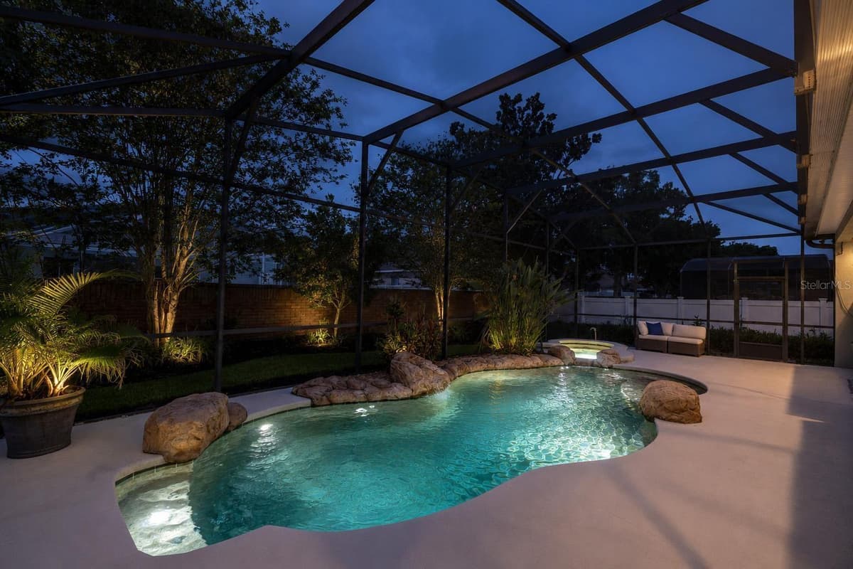 644 CHESTER PINES COURT — photo 3 of 40