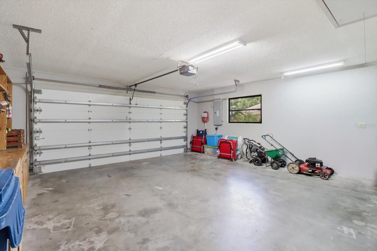 12 ASTERS COURT — photo 26 of 43