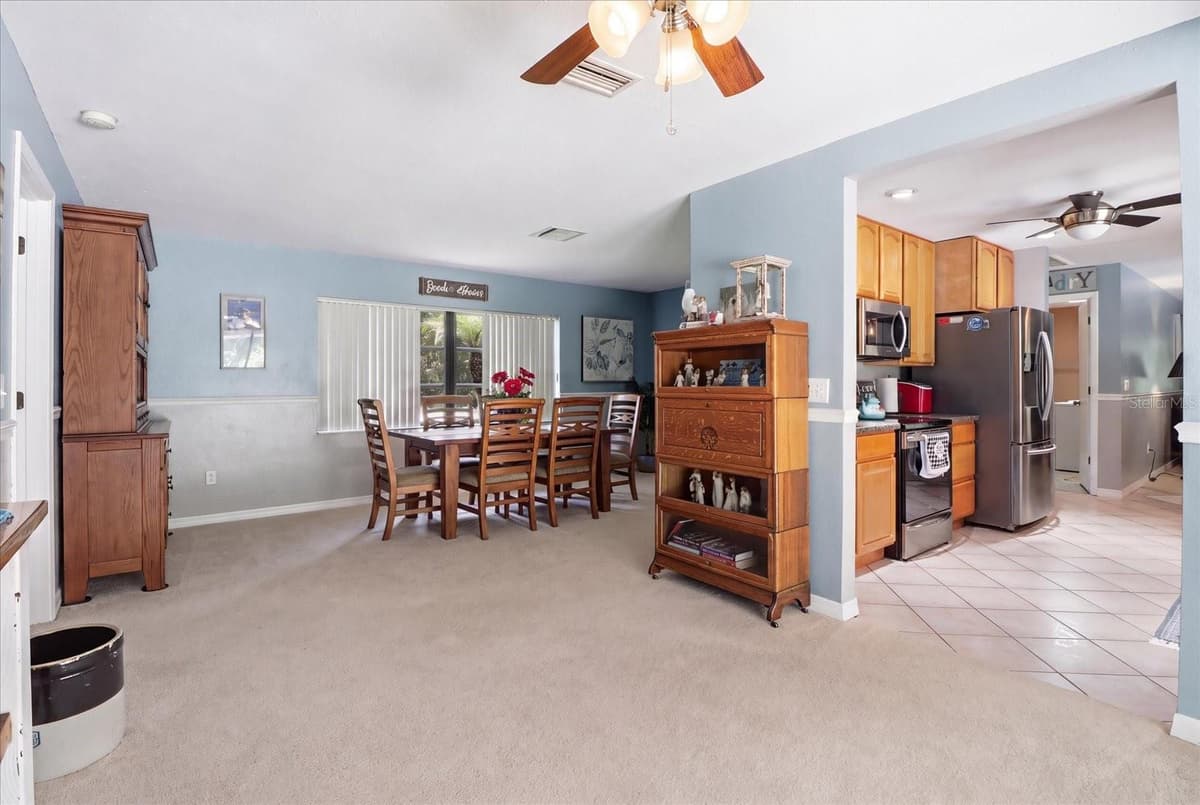 12 ASTERS COURT — photo 10 of 43