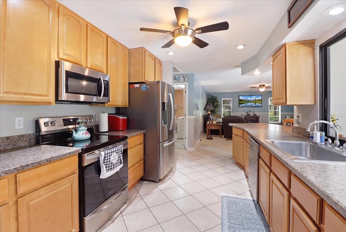 12 ASTERS COURT — photo 8 of 43
