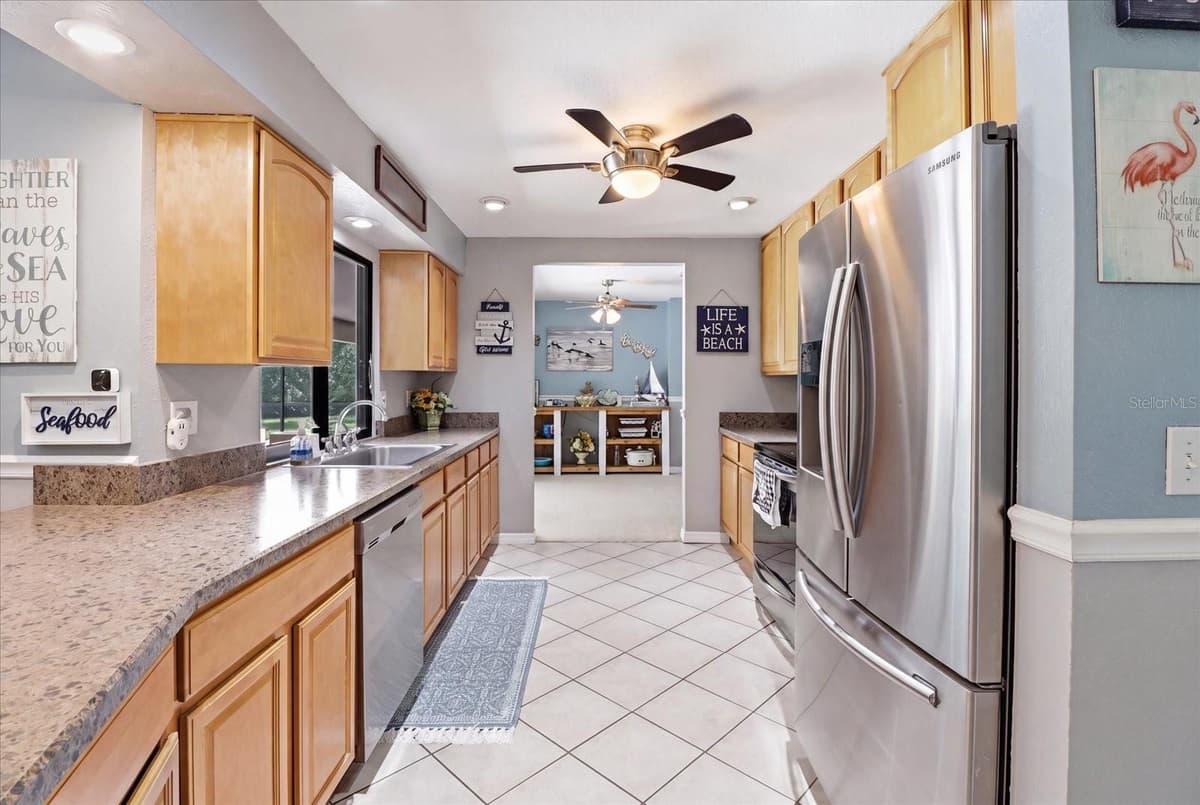 12 ASTERS COURT — photo 7 of 43