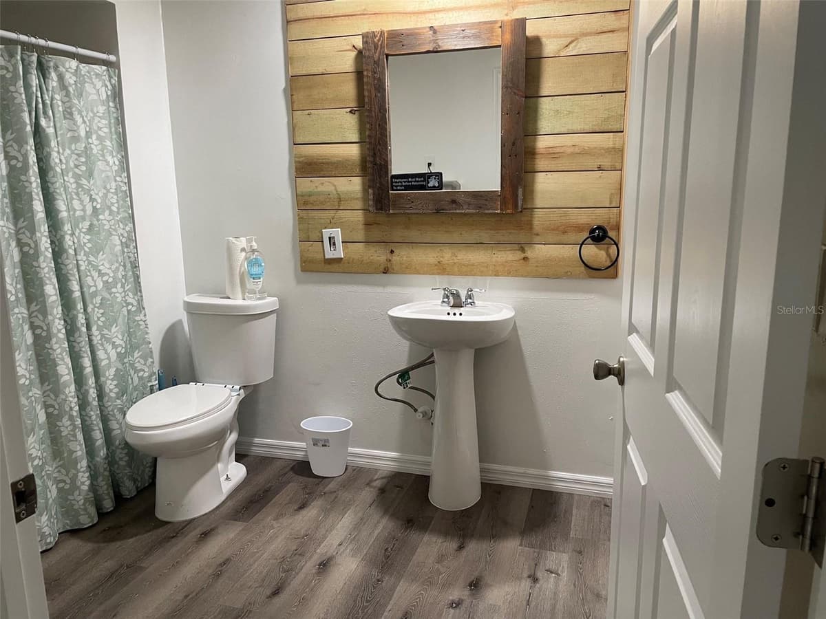 1601 STEPHENS ROAD — photo 5 of 17
