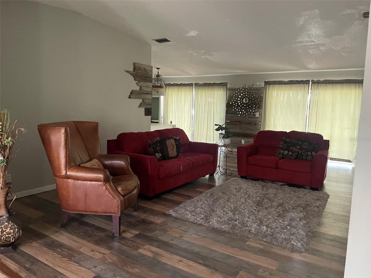 1601 STEPHENS ROAD — photo 3 of 17