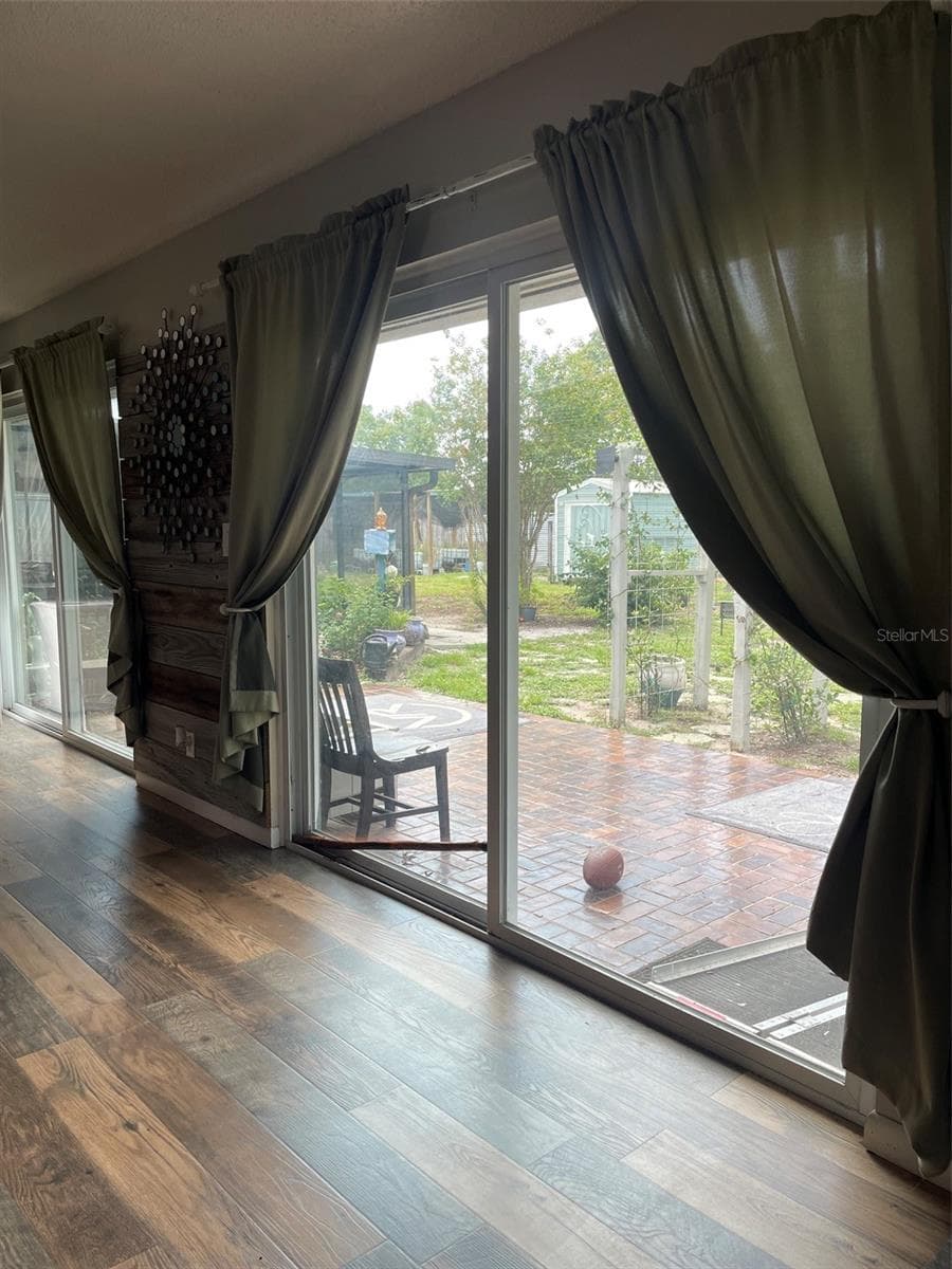 1601 STEPHENS ROAD — photo 4 of 17