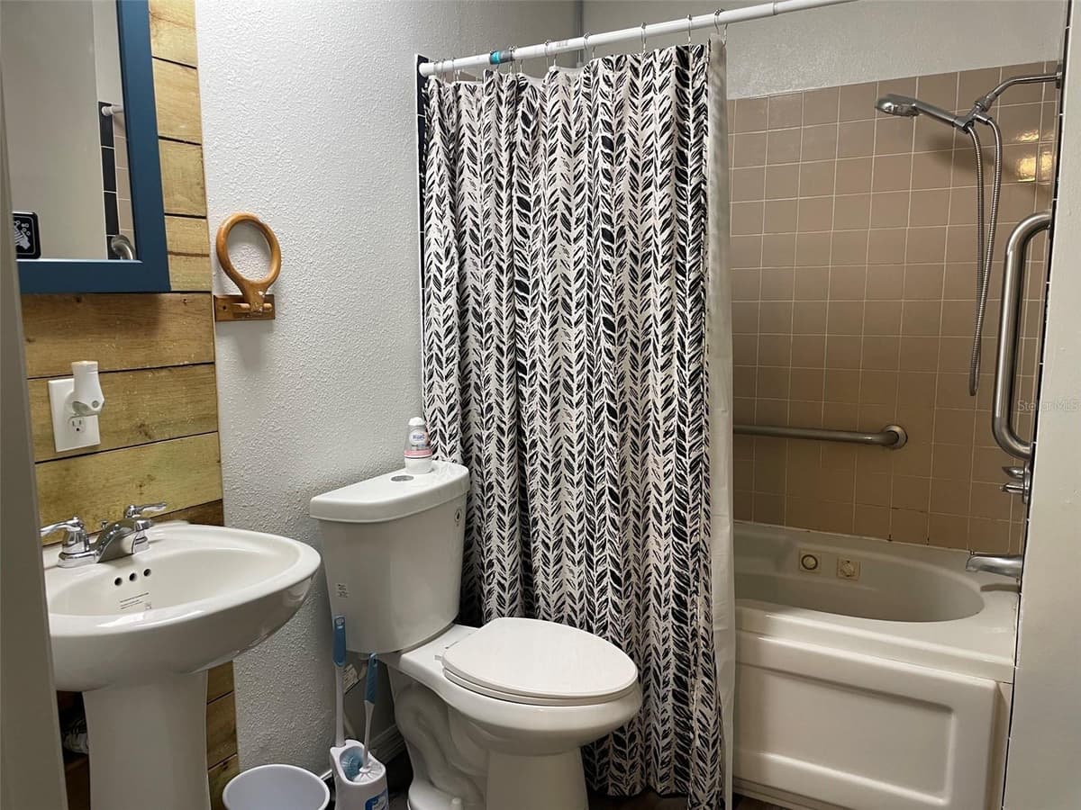 1601 STEPHENS ROAD — photo 14 of 17