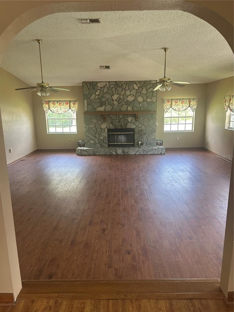 12055 MURRAY AVENUE — photo 24 of 49