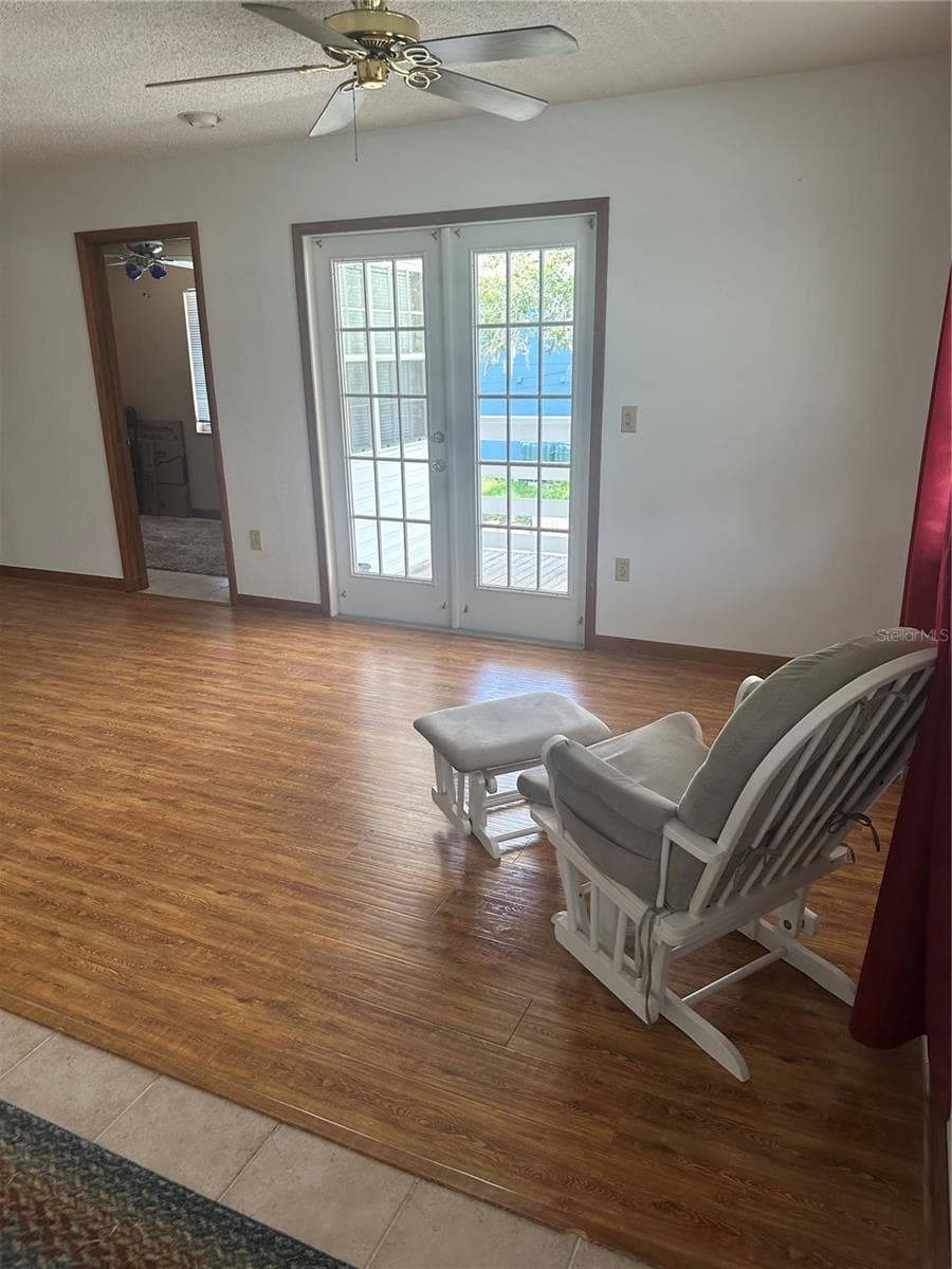 12055 MURRAY AVENUE — photo 10 of 49