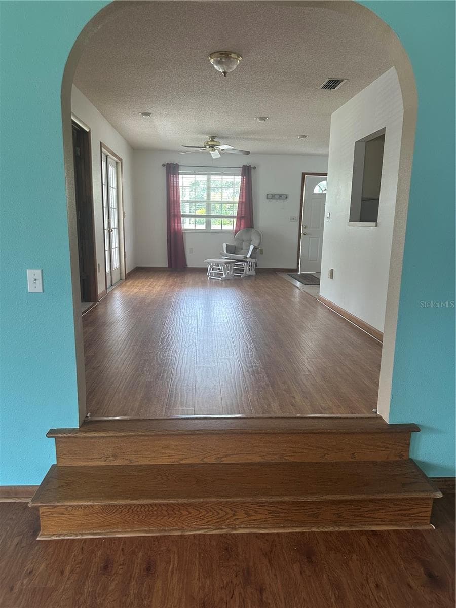 12055 MURRAY AVENUE — photo 18 of 49