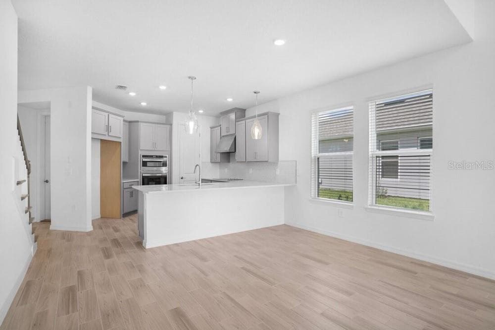 735 STEEL DRIVE — photo 11 of 44