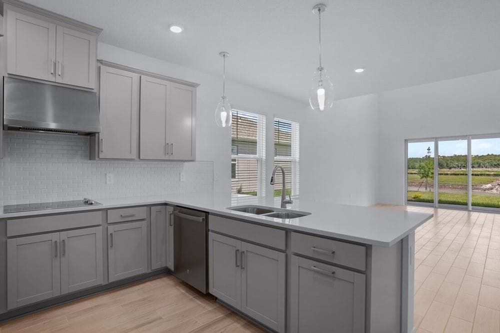 735 STEEL DRIVE — photo 7 of 44