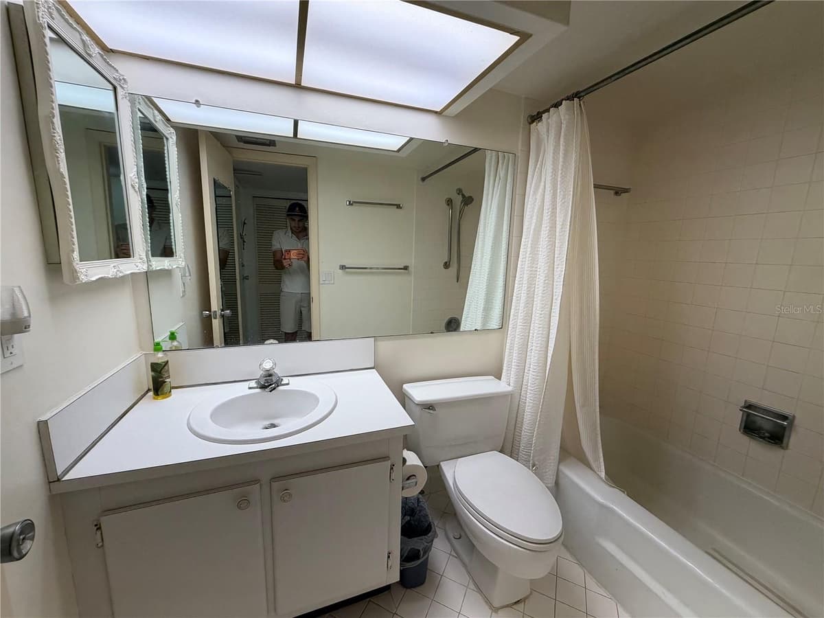 4550 COVE CIRCLE — photo 8 of 29