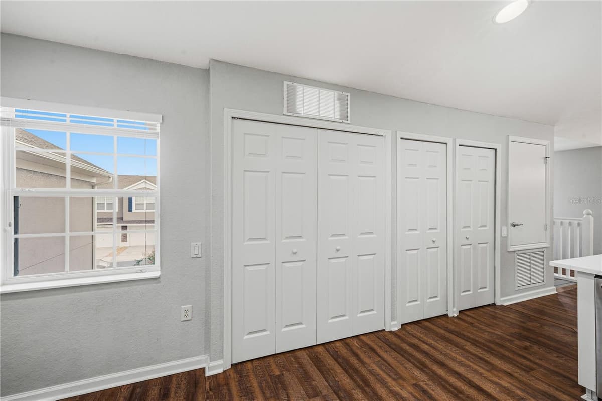 417 HILGARD COVE — photo 13 of 37