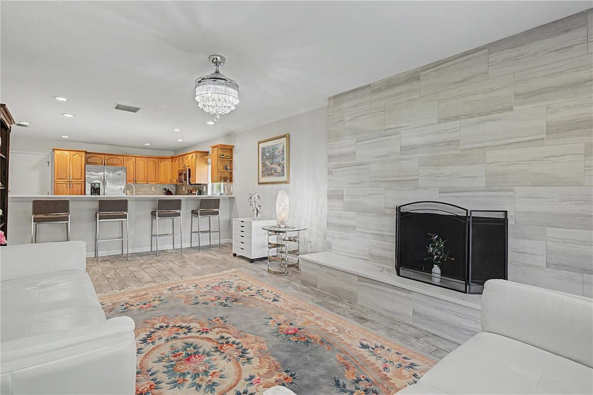 450 CYPRESS CREEK CIRCLE — photo 20 of 74