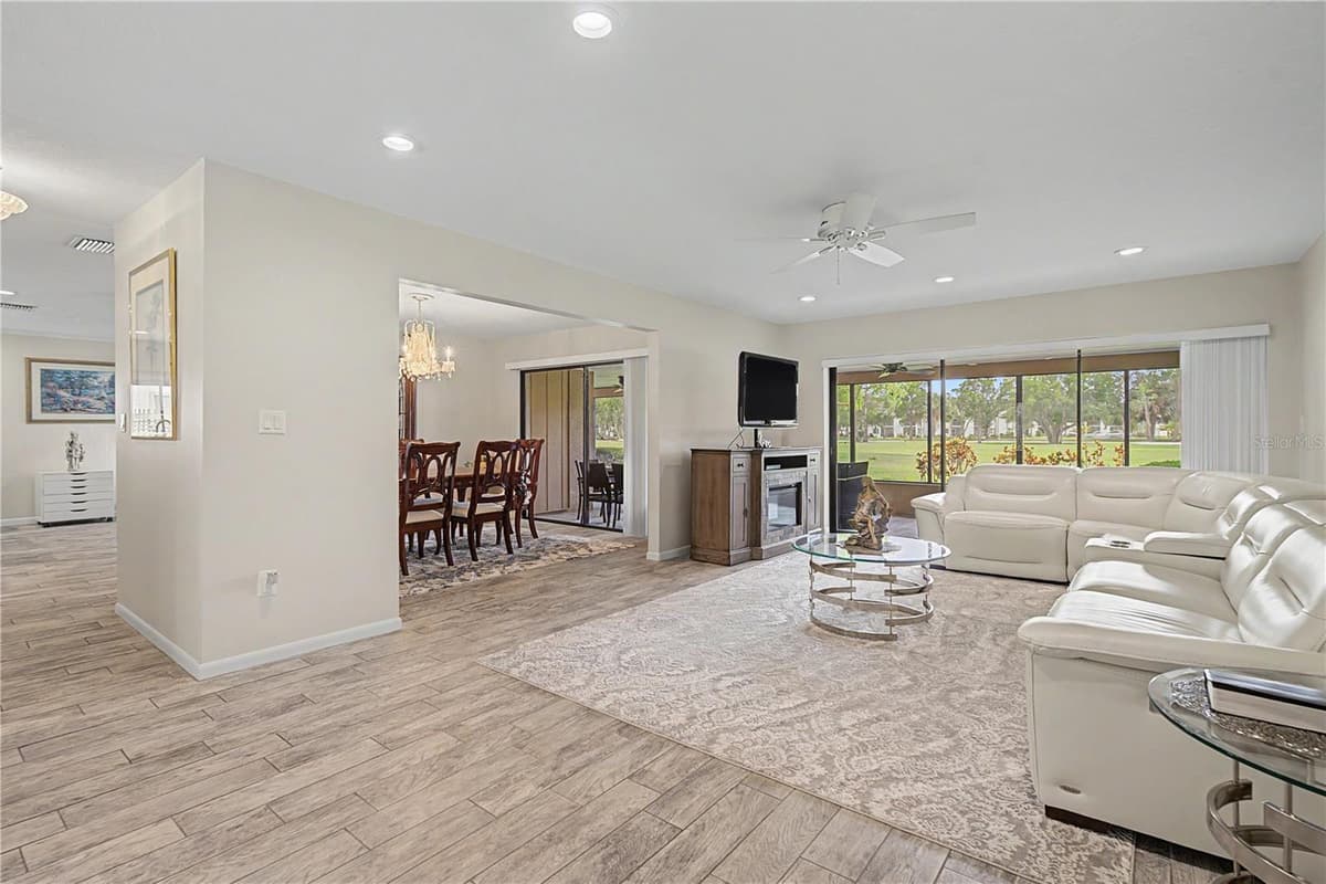 450 CYPRESS CREEK CIRCLE — photo 7 of 74