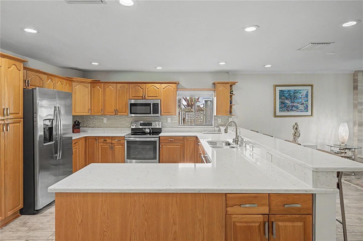 450 CYPRESS CREEK CIRCLE — photo 15 of 74