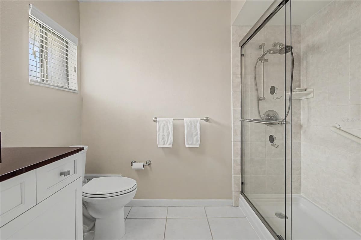 450 CYPRESS CREEK CIRCLE — photo 24 of 74
