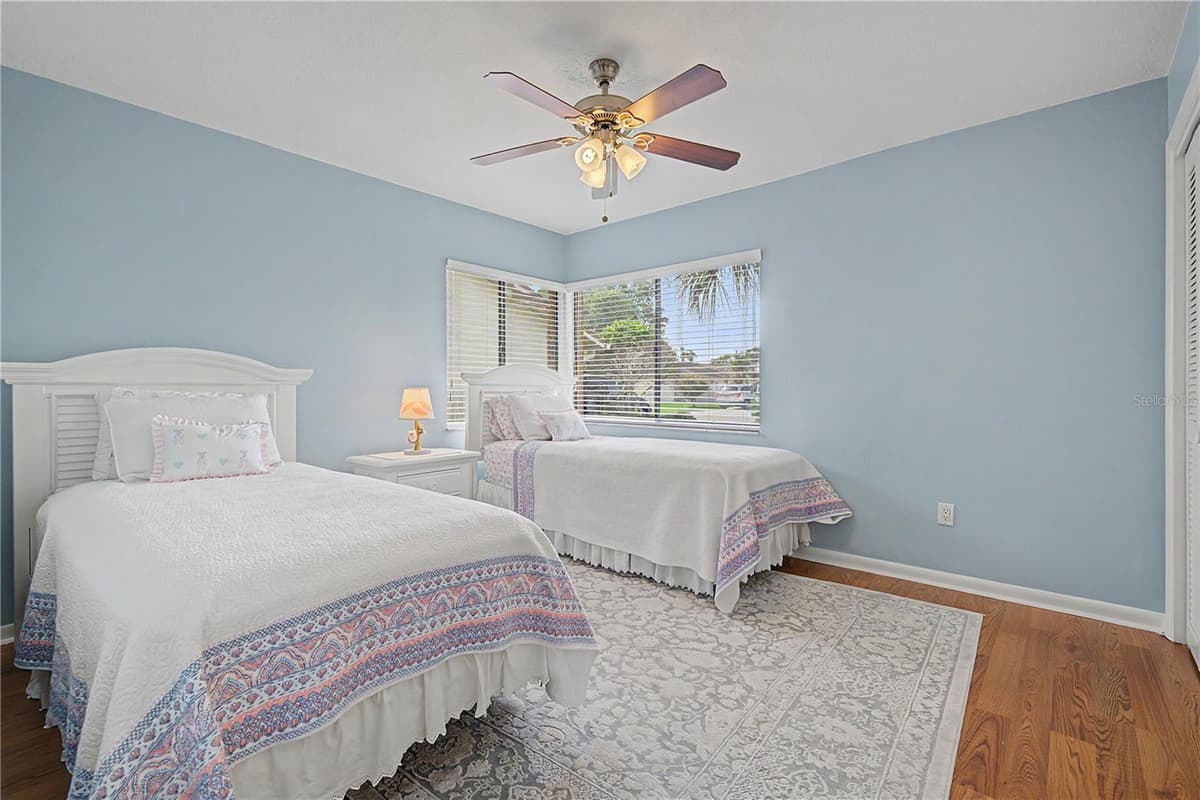 450 CYPRESS CREEK CIRCLE — photo 29 of 74