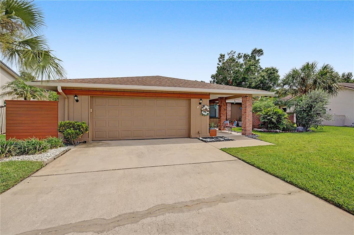 450 CYPRESS CREEK CIRCLE — photo 47 of 74