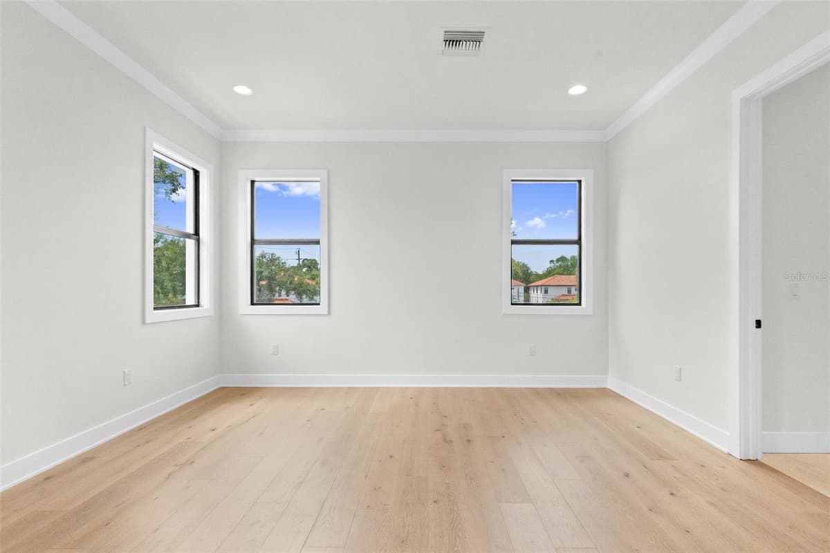 4302 OBISPO STREET — photo 37 of 54