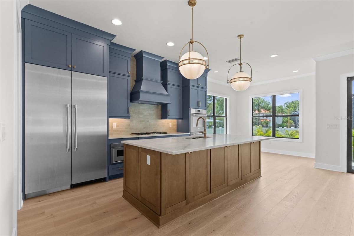 4302 OBISPO STREET — photo 7 of 54