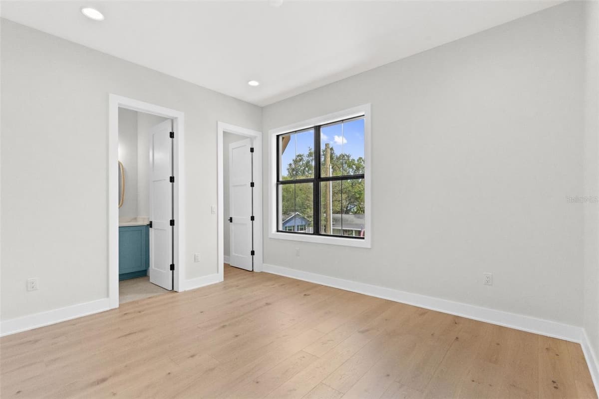 4302 OBISPO STREET — photo 23 of 54