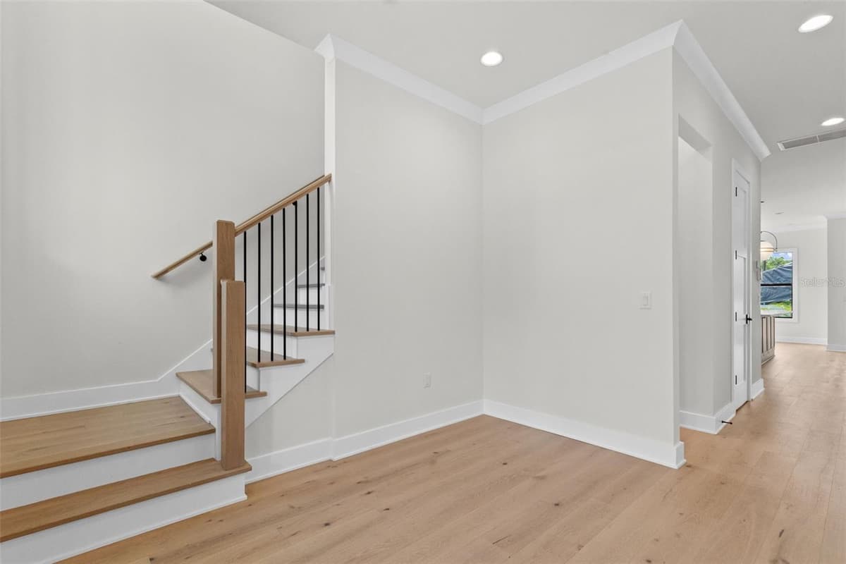 4302 OBISPO STREET — photo 5 of 54