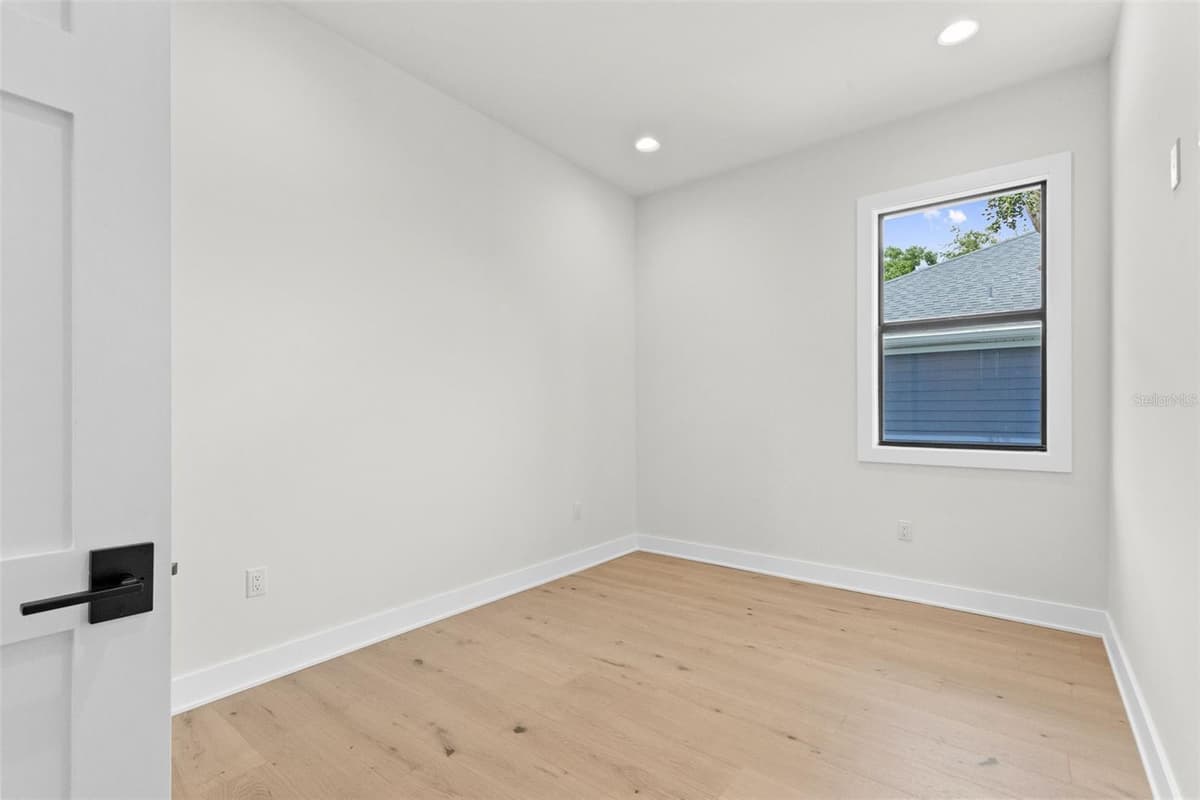4302 OBISPO STREET — photo 34 of 54