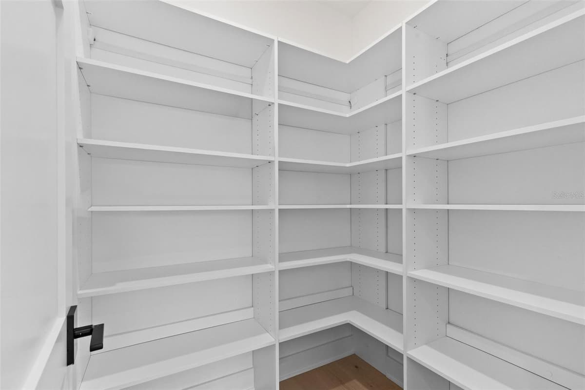 4302 OBISPO STREET — photo 14 of 54