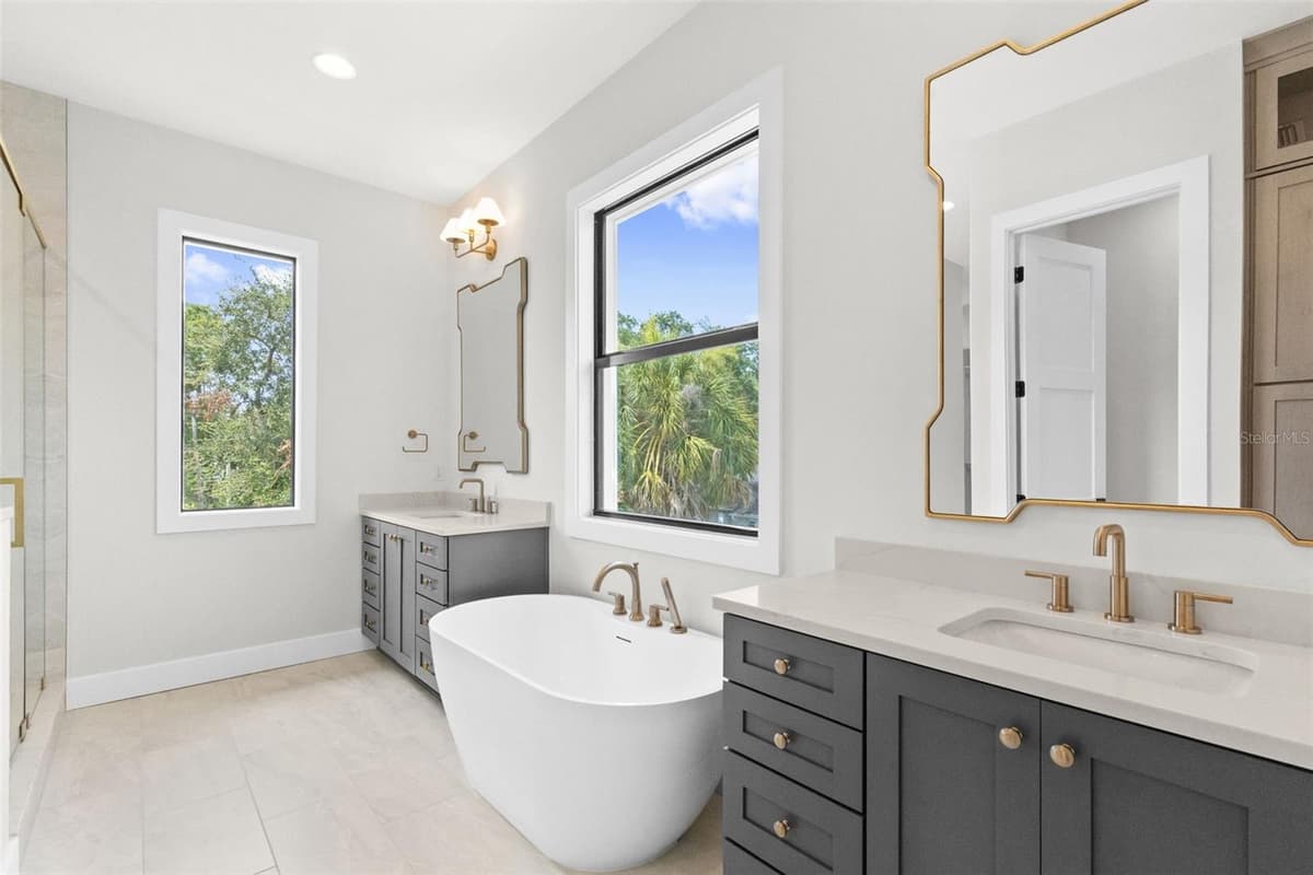 4302 OBISPO STREET — photo 43 of 54