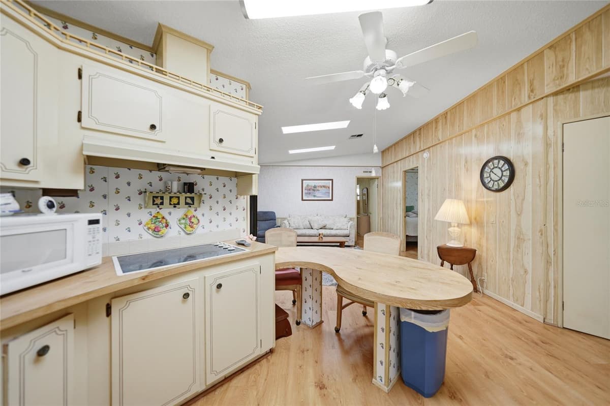16209 ASHEBORO COURT — photo 17 of 55