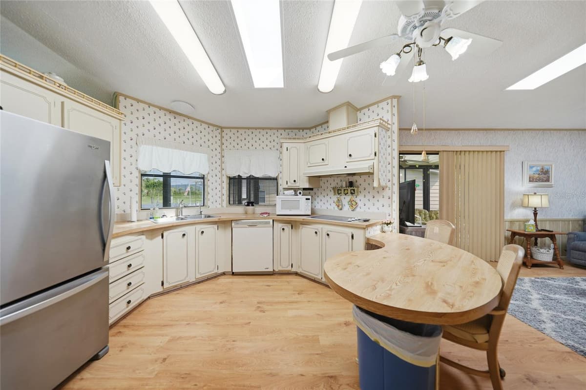 16209 ASHEBORO COURT — photo 15 of 55