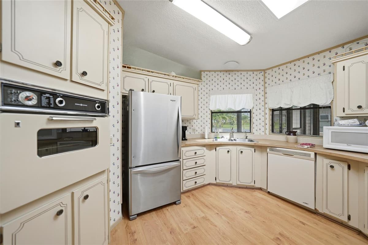 16209 ASHEBORO COURT — photo 16 of 55