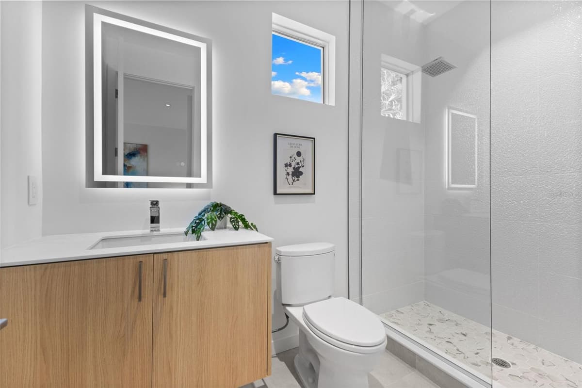 668 NEWTON AVENUE — photo 16 of 27
