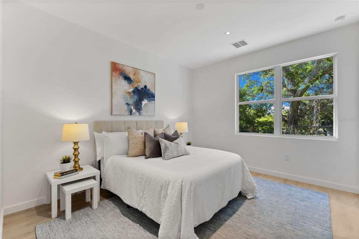 668 NEWTON AVENUE — photo 15 of 27