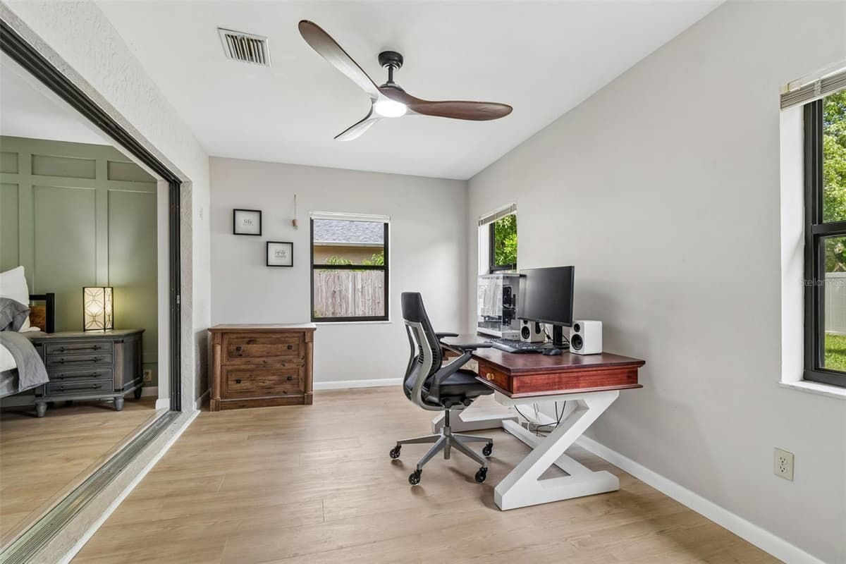 525 WALKER ROAD — photo 45 of 80
