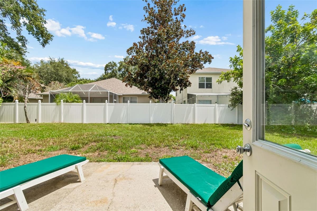 525 WALKER ROAD — photo 63 of 80