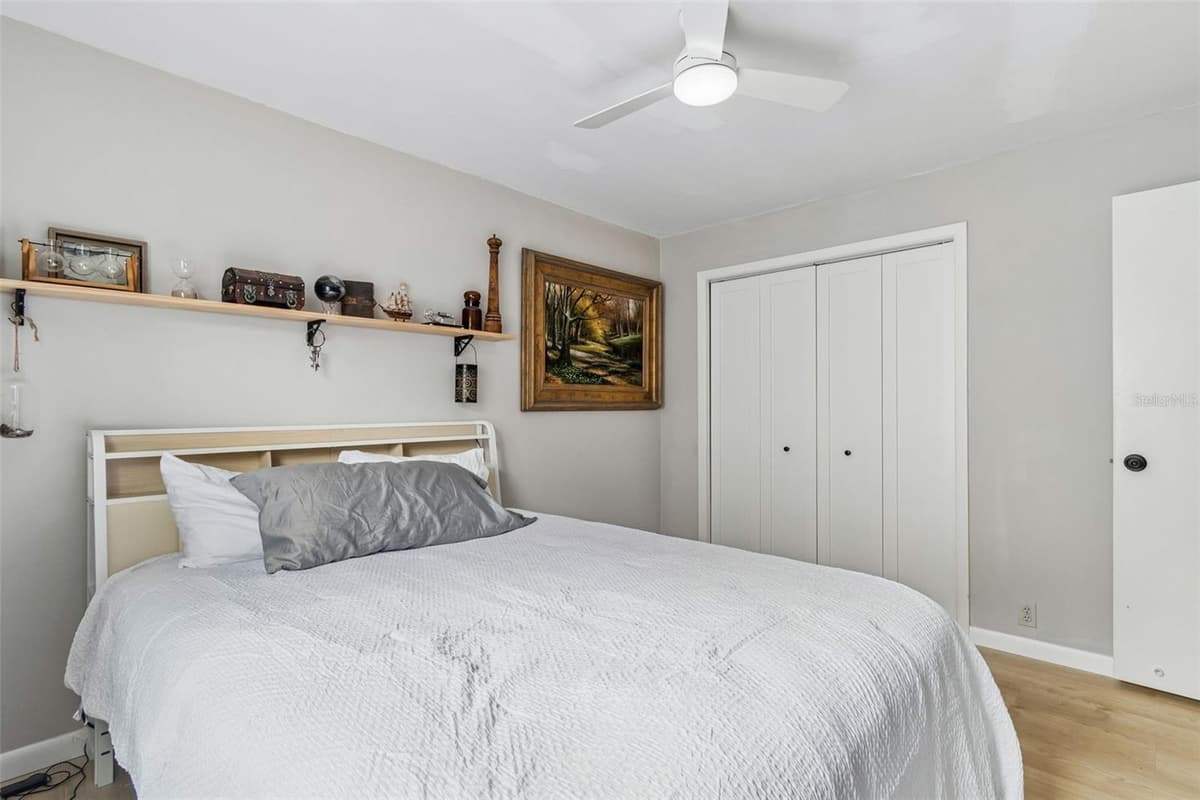 525 WALKER ROAD — photo 39 of 80