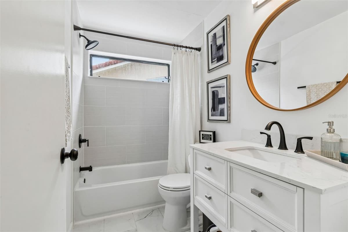525 WALKER ROAD — photo 43 of 80