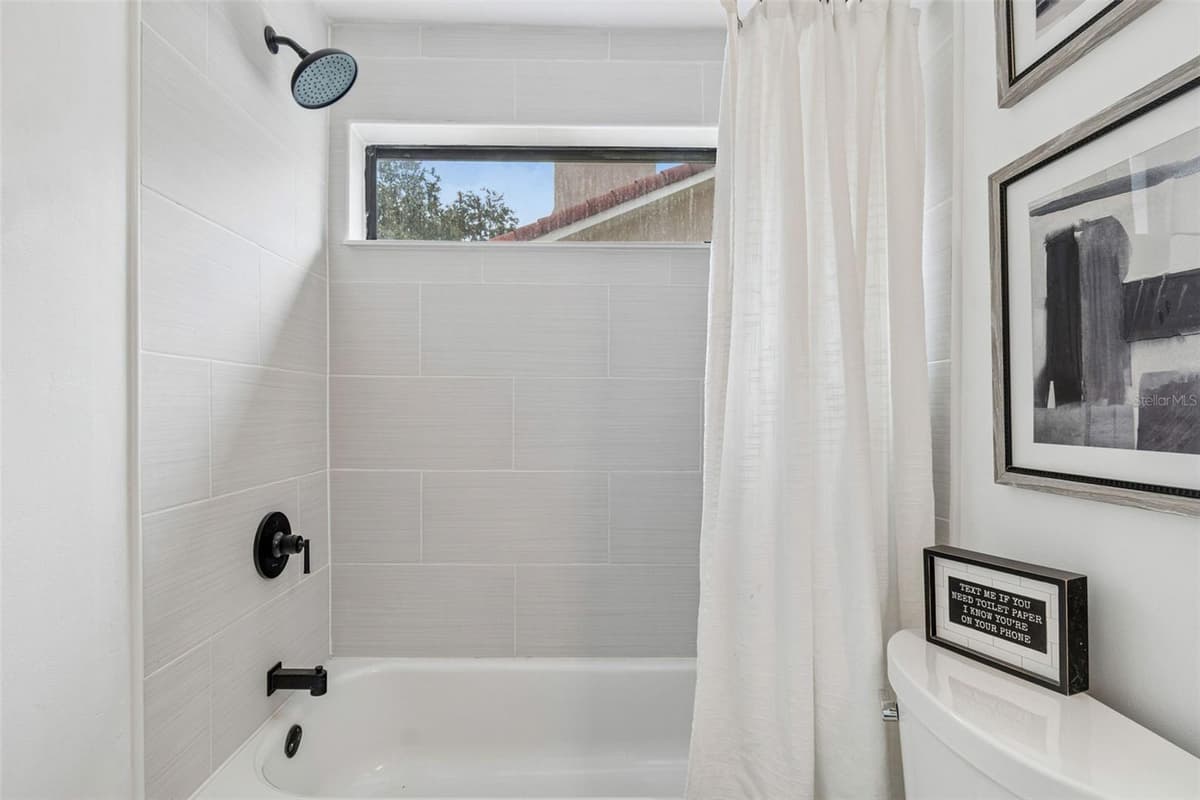 525 WALKER ROAD — photo 42 of 80